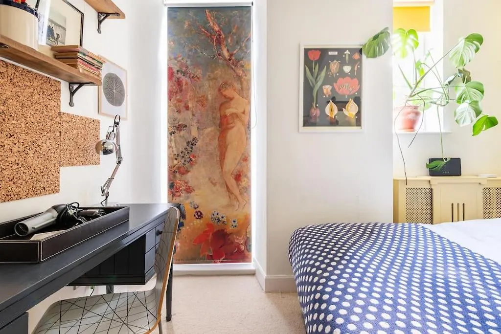 Holyrood Park: Lush & Arty 2 Double Bed Flat Apartment Edinburgh 0*,  United Kingdom