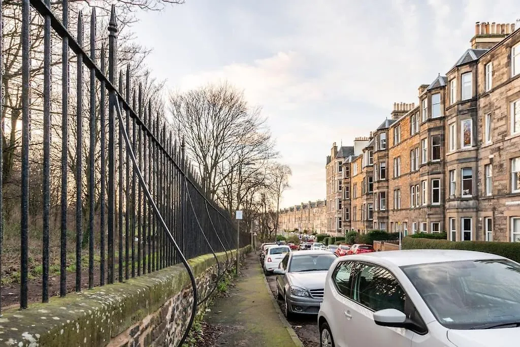 Holyrood Park: Lush & Arty 2 Double Bed Flat Apartment Edinburgh United Kingdom