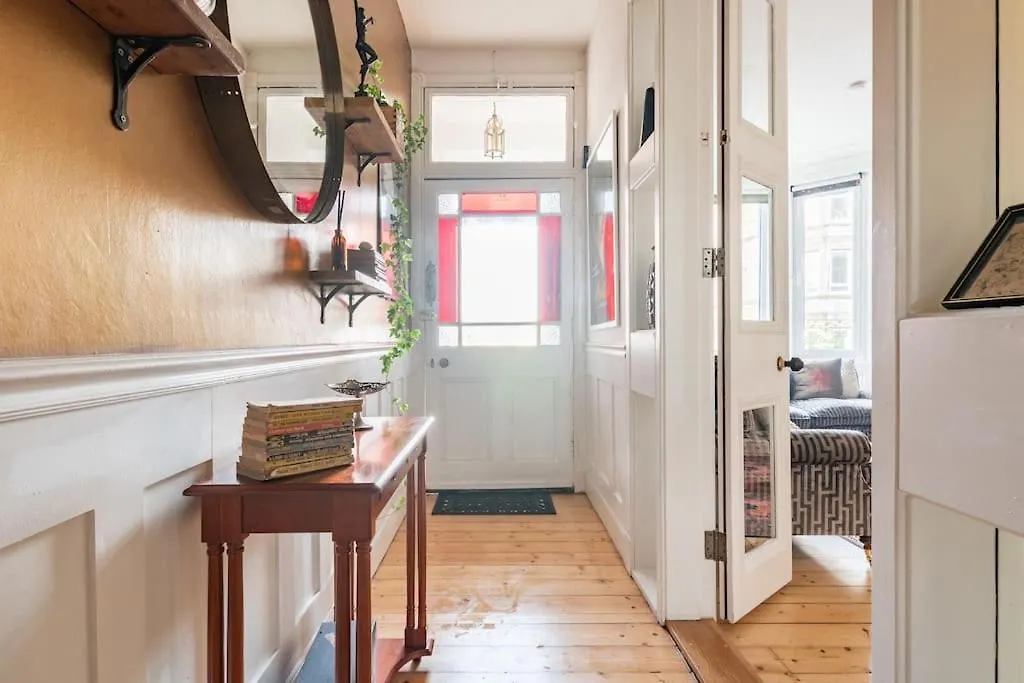 Holyrood Park: Lush & Arty 2 Double Bed Flat Apartment Edinburgh 0*,