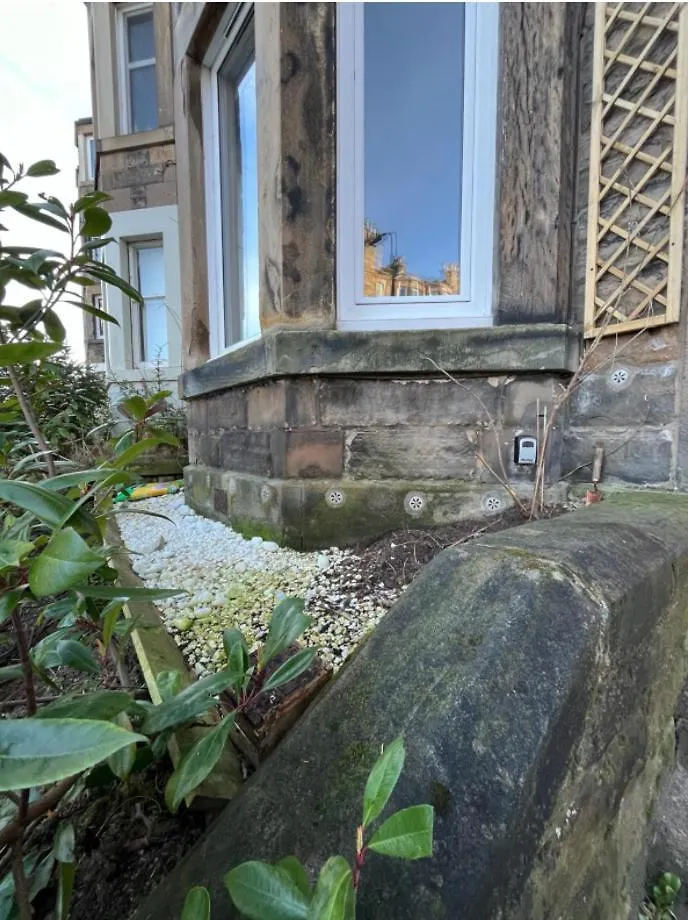 Holyrood Park: Lush & Arty 2 Double Bed Flat Apartment Edinburgh