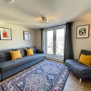 **6 Person City Centre Apartment** Cardiff