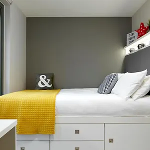 Joivy Comfy Closeby Fringe Venues - Adults Only Edinburgh