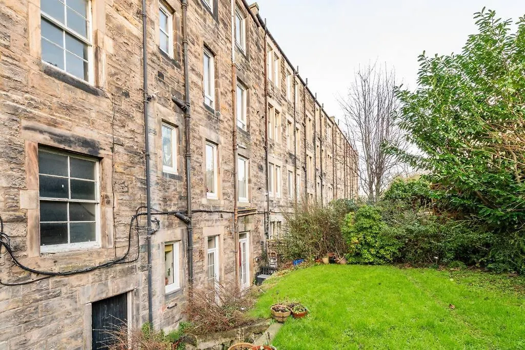 Holyrood Park: Lush & Arty 2 Double Bed Flat Apartment Edinburgh United Kingdom
