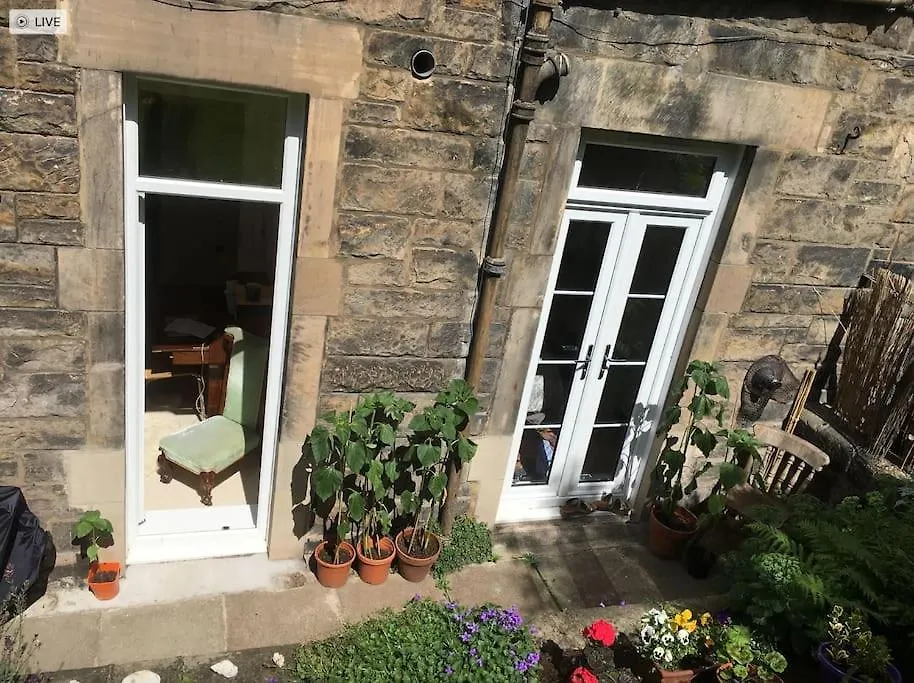 Holyrood Park: Lush & Arty 2 Double Bed Flat Apartment Edinburgh 0*,  United Kingdom