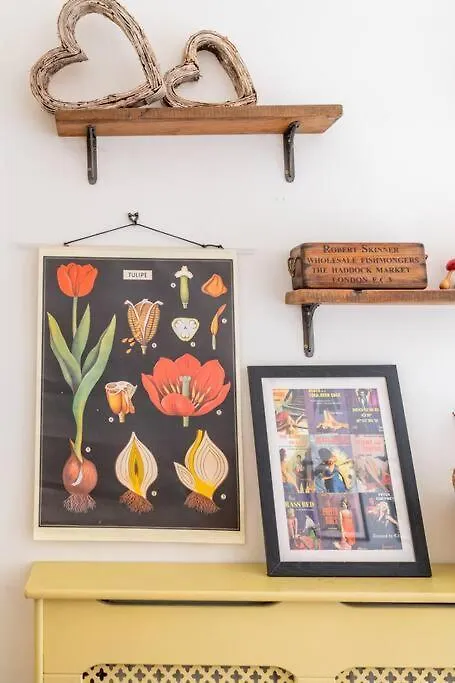 Holyrood Park: Lush & Arty 2 Double Bed Flat Apartment Edinburgh United Kingdom