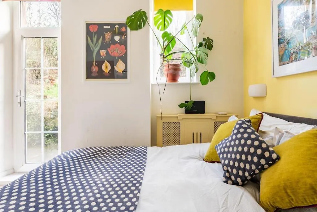 Holyrood Park: Lush & Arty 2 Double Bed Flat Apartment Edinburgh 0*,