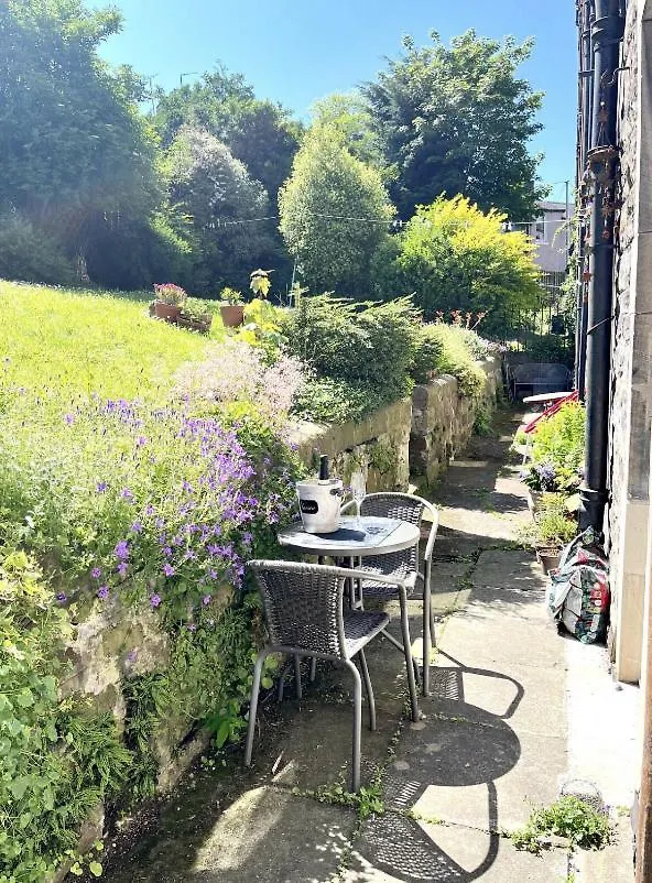 Holyrood Park: Lush & Arty 2 Double Bed Flat Apartment Edinburgh United Kingdom